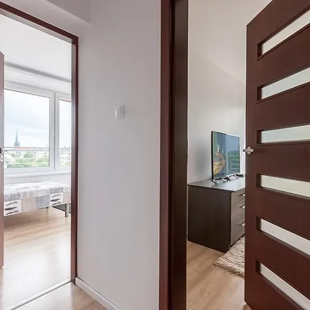 Riverside Apartment With Balcony By Noclegi Renters *