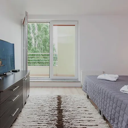 Riverside Apartment With Balcony By Noclegi Renters Apartment *