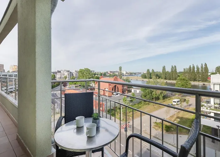 Riverside With Balcony By Renters Apartman