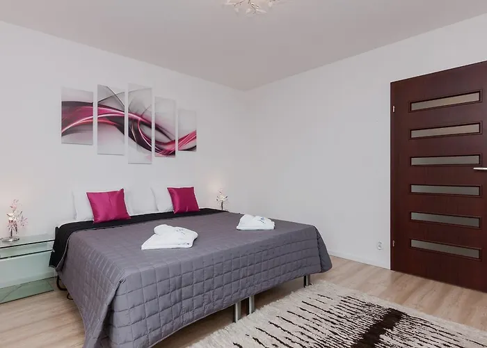 Riverside With Balcony By Renters Apartman