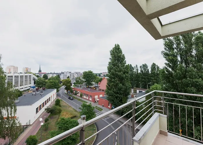 Riverside With Balcony By Renters Apartman *